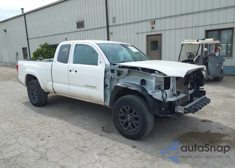 2021 Toyota Tacoma Sr5 V6 z USA, uszkodzony, nr VIN 3TYSZ5AN3MT049514
